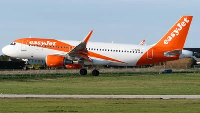 easyJet G-EZOX Airbus A320-214