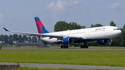 Delta Air Lines N820NW Airbus A330-323