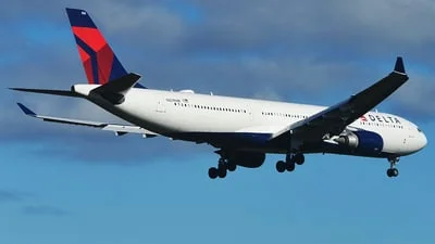 Delta Air Lines N829NW Airbus A330-302