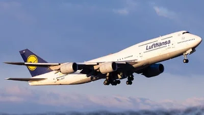 Lufthansa D-ABYP Boeing 747-830