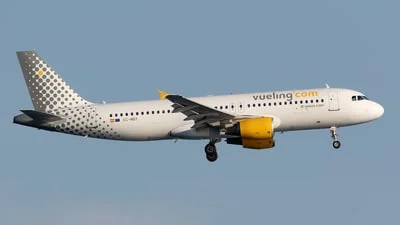 Vueling EC-MBY Airbus A320-214