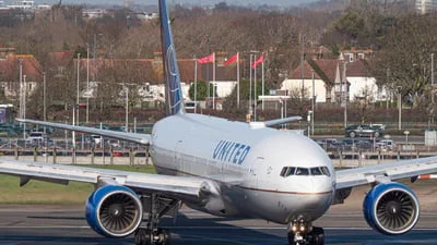 United Airlines N228UA Boeing 777-222(ER)