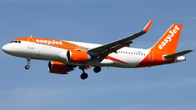 easyJet G-UZEE Airbus A320-251N