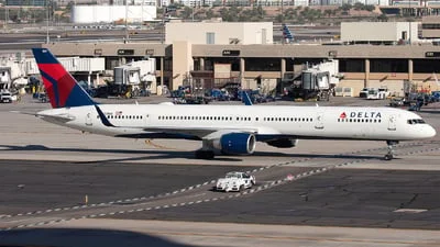 Delta Air Lines N581NW Boeing 757-351