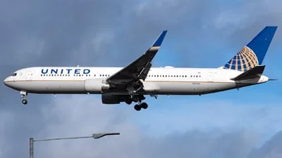 United Airlines N647UA Boeing 767-322(ER)