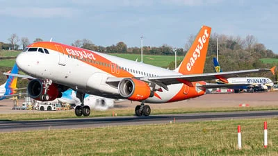 easyJet G-EZTC Airbus A320-214