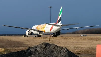 Emirates A6-ENR Boeing 777-31HER