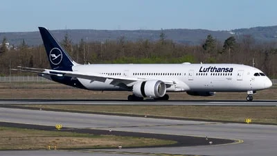 Lufthansa D-ABPL Boeing 787-9 Dreamliner