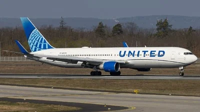 United Airlines N657UA Boeing 767-322(ER)