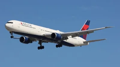 Delta Air Lines N828MH Boeing 767-432(ER)