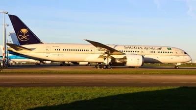Saudi Arabian Airlines HZ-AR11 Boeing 787-9 Dreamliner