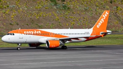 easyJet G-EJCH Airbus A320-214