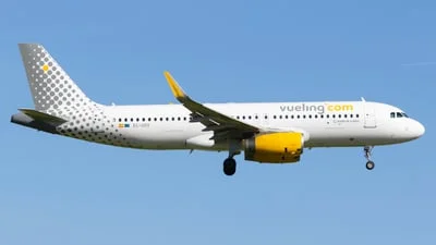 Vueling EC-OOV Airbus A320-232