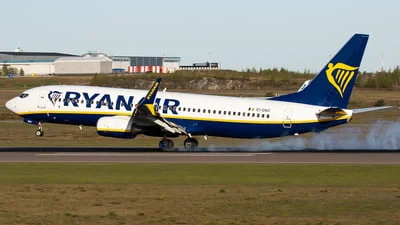 Ryanair EI-DWC Boeing 737-8AS