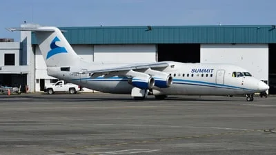 Summit Air C-FSRJ British Aerospace Avro RJ100