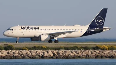 Lufthansa D-AIQT Airbus A320-211
