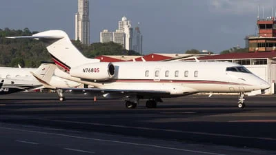NetJets Aviation N768QS Bombardier BD-100-1A10 Challenger 350