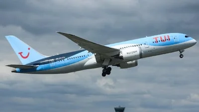 TUI PH-TFL Boeing 787-8 Dreamliner