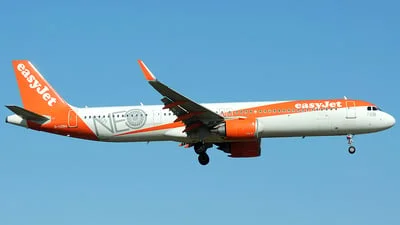 easyJet G-UZMA Airbus A321-251NX