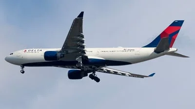 Delta Air Lines N858NW Airbus A330-223