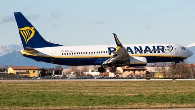 Ryanair (Buzz) SP-RKK Boeing 737-8AS