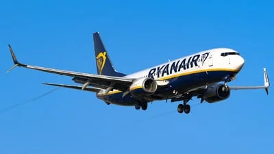 Ryanair EI-EVO Boeing 737-8AS