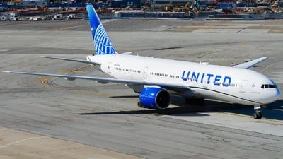 United Airlines N27015 Boeing 777-224(ER)