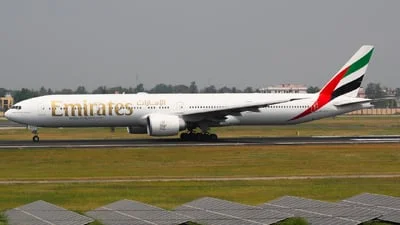 Emirates A6-EGG Boeing 777-31HER