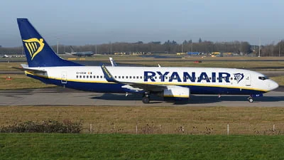 Ryanair EI-EKW Boeing 737-8AS
