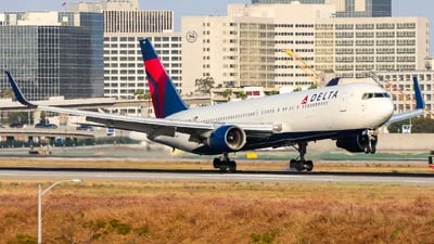 Delta Air Lines N1200K Boeing 767-332(ER)