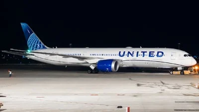 United Airlines N25982 Boeing 787-9 Dreamliner