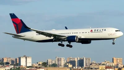 Delta Air Lines N16065 Boeing 767-332(ER)