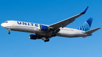 United Airlines N675UA Boeing 767-322(ER)