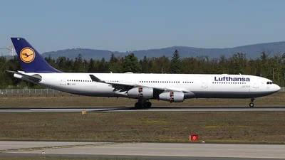 Lufthansa D-AIGS Airbus A340-313X