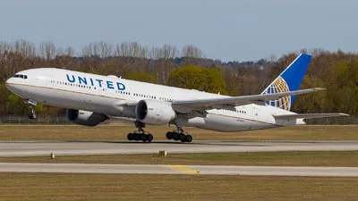 United Airlines N74007 Boeing 777-224(ER)