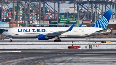 United Airlines N652UA Boeing 767-322(ER)