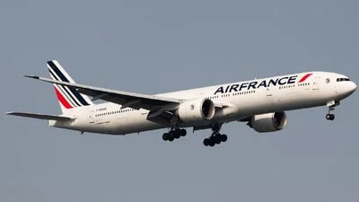 Air France F-GSQK Boeing 777-328ER