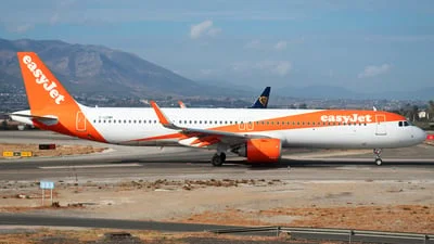 easyJet G-UZMK Airbus A321-251NX