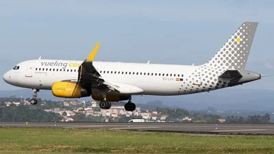 Vueling EC-LVV Airbus A320-232