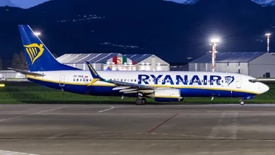 Ryanair (Buzz) SP-RKB Boeing 737-8AS