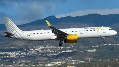Vueling EC-MQB Airbus A321-231