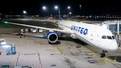 United Airlines N38950 Boeing 787-9 Dreamliner