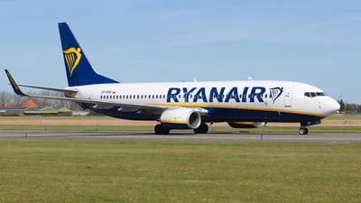 Ryanair (Buzz) SP-RKM Boeing 737-8AS