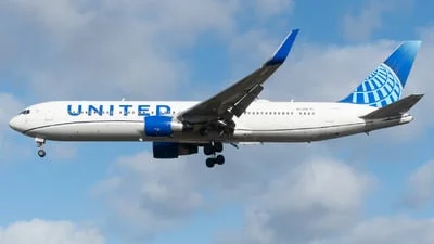 United Airlines N672UA Boeing 767-322(ER)