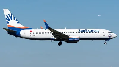 SunExpress TC-SOV Boeing 737-8HC