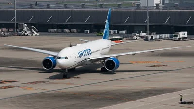 United Airlines N77006 Boeing 777-224(ER)