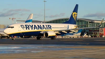 Ryanair EI-EBZ Boeing 737-8AS