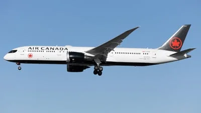 Air Canada C-FRSR Boeing 787-9 Dreamliner