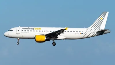 Vueling EC-LLJ Airbus A320-214