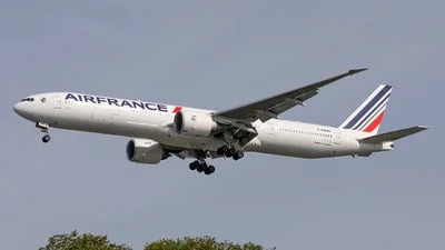 Air France F-GSQV Boeing 777-328ER